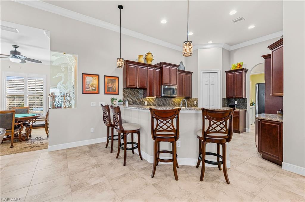 COUNTRY CLUB - Residential