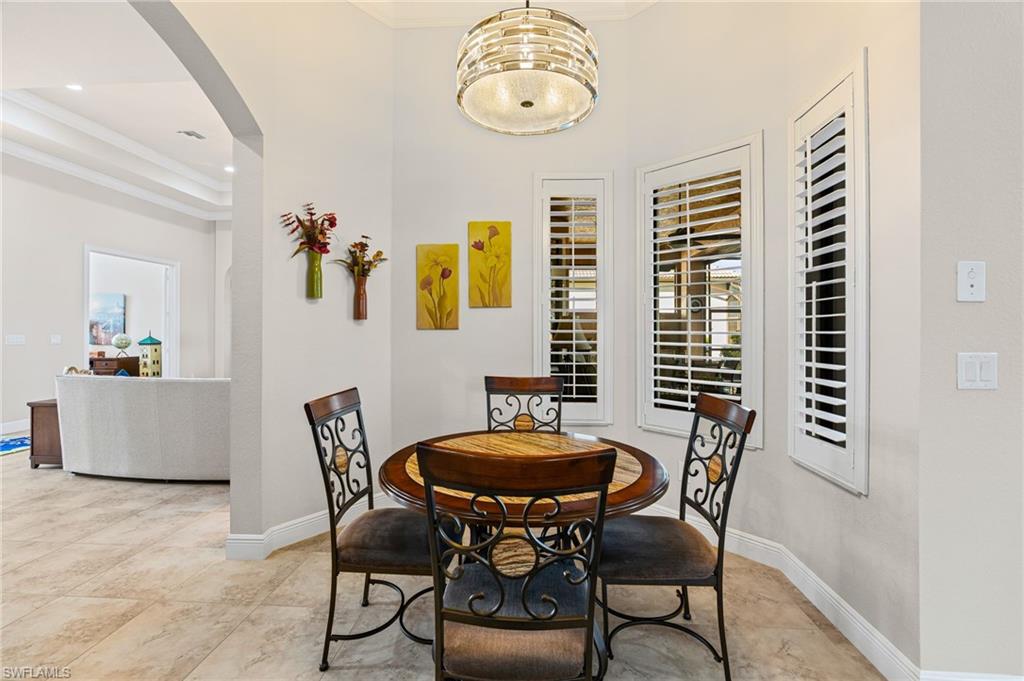 COUNTRY CLUB - Residential