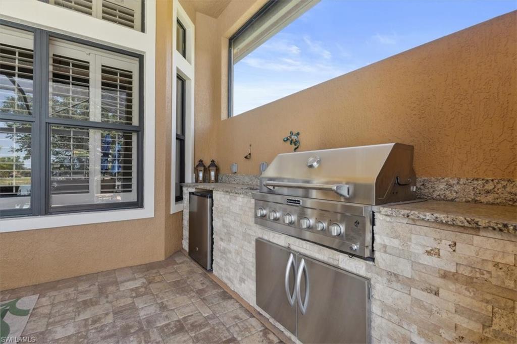 COUNTRY CLUB - Residential