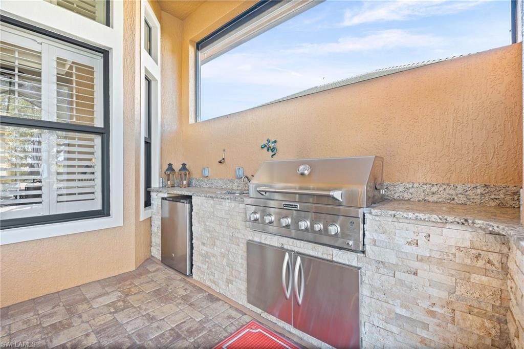 COUNTRY CLUB - Residential