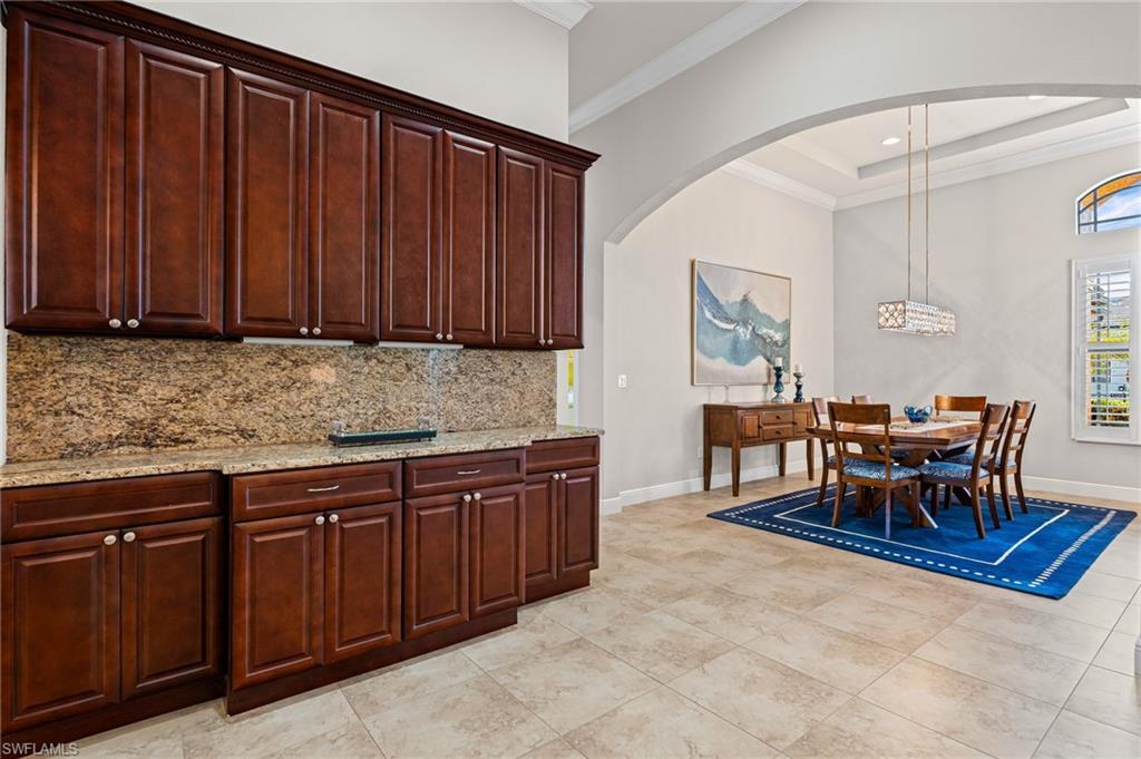 COUNTRY CLUB - Residential