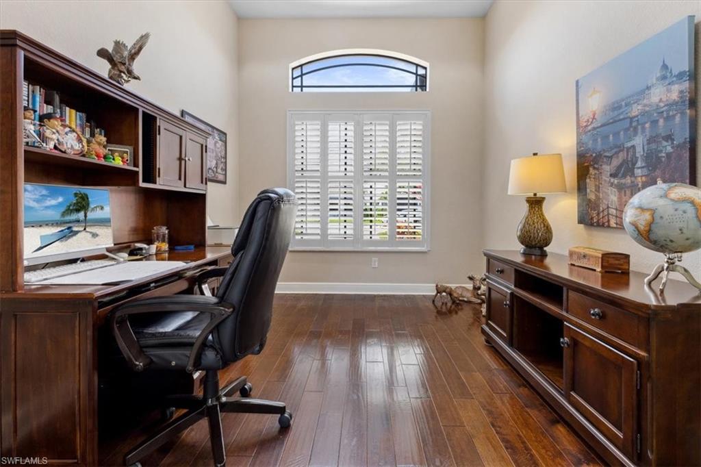 COUNTRY CLUB - Residential