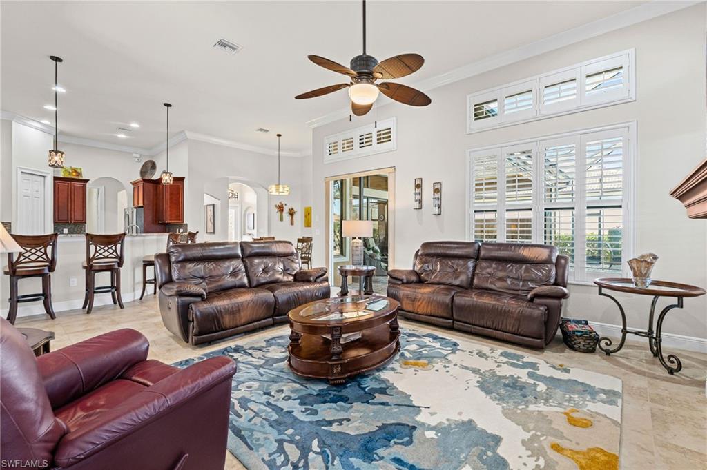 COUNTRY CLUB - Residential