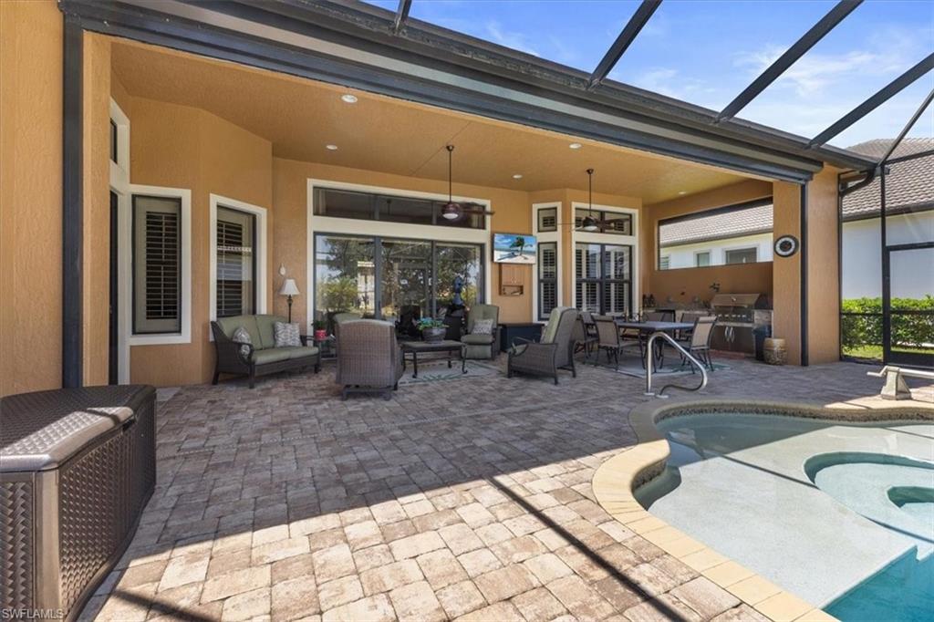 COUNTRY CLUB - Residential