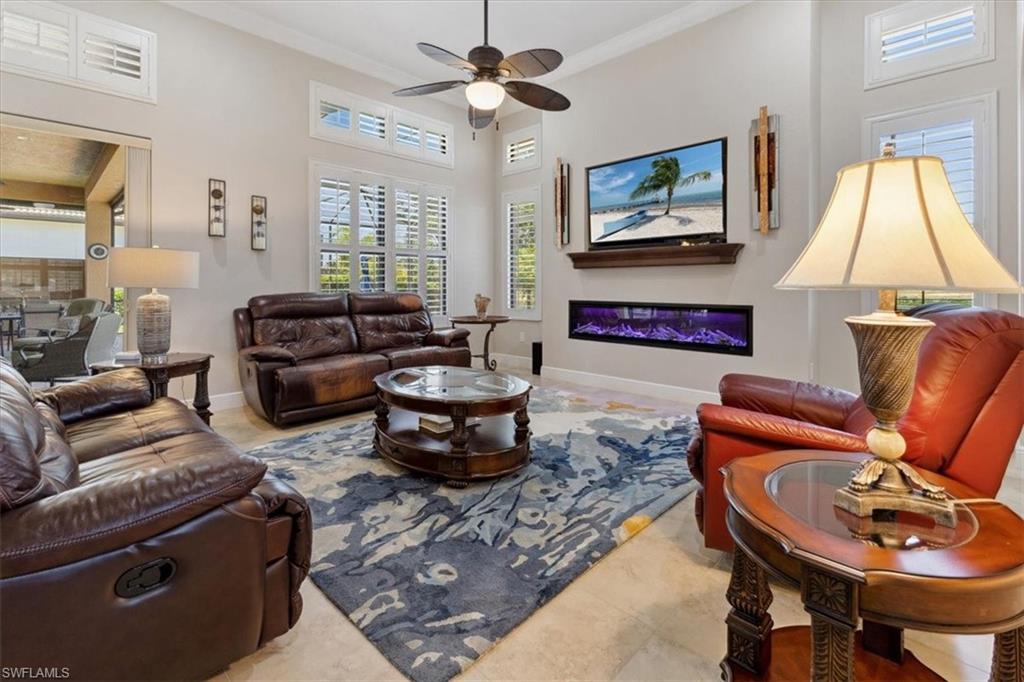 COUNTRY CLUB - Residential