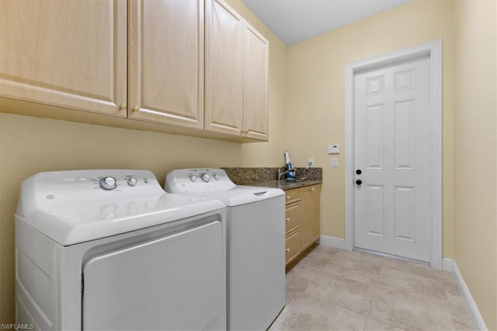 COUNTRY CLUB - Residential