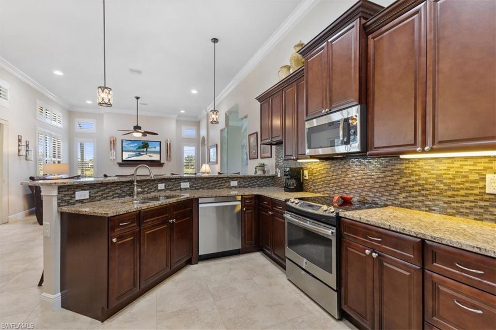 COUNTRY CLUB - Residential