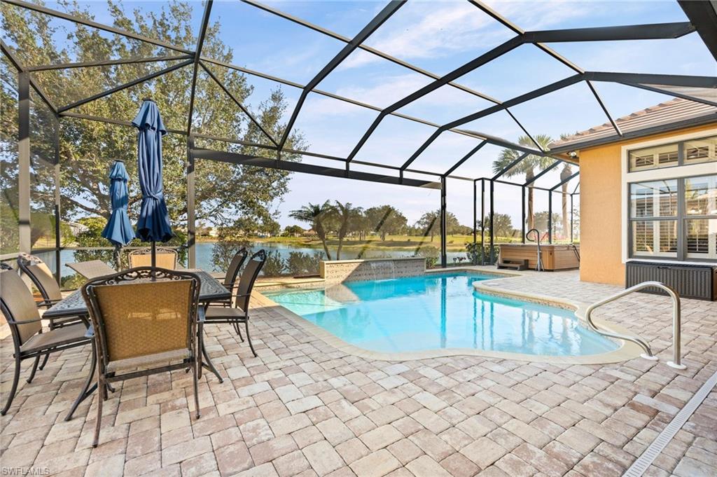 COUNTRY CLUB - Residential