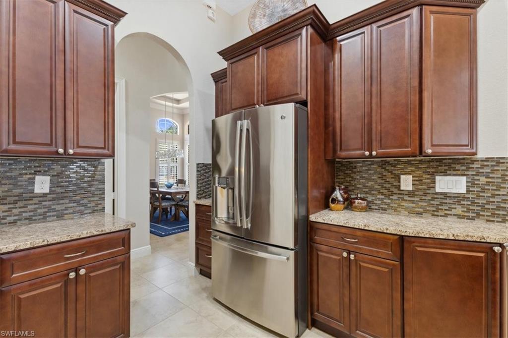 COUNTRY CLUB - Residential