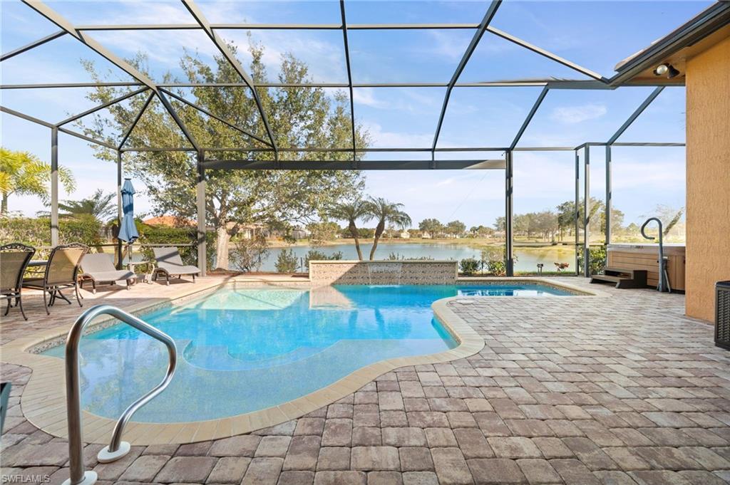 COUNTRY CLUB - Residential