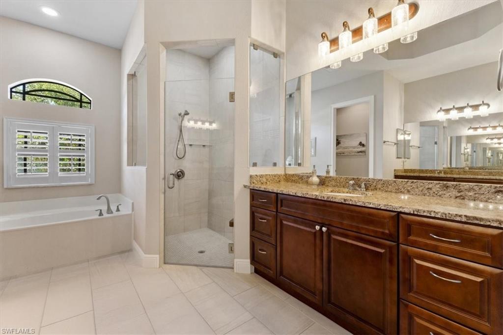 COUNTRY CLUB - Residential