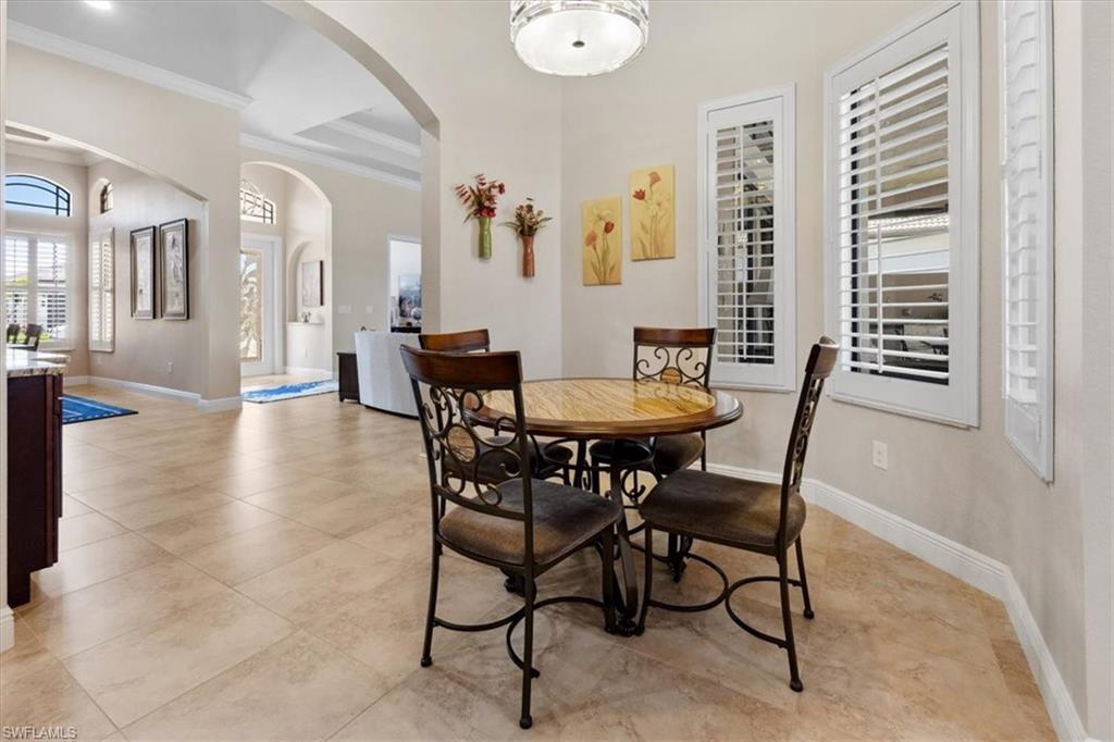 COUNTRY CLUB - Residential