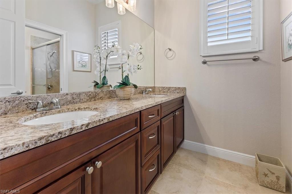 COUNTRY CLUB - Residential