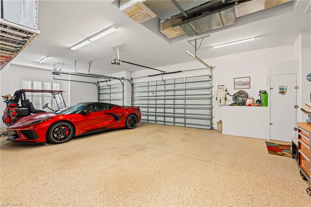 COUNTRY CLUB - Residential