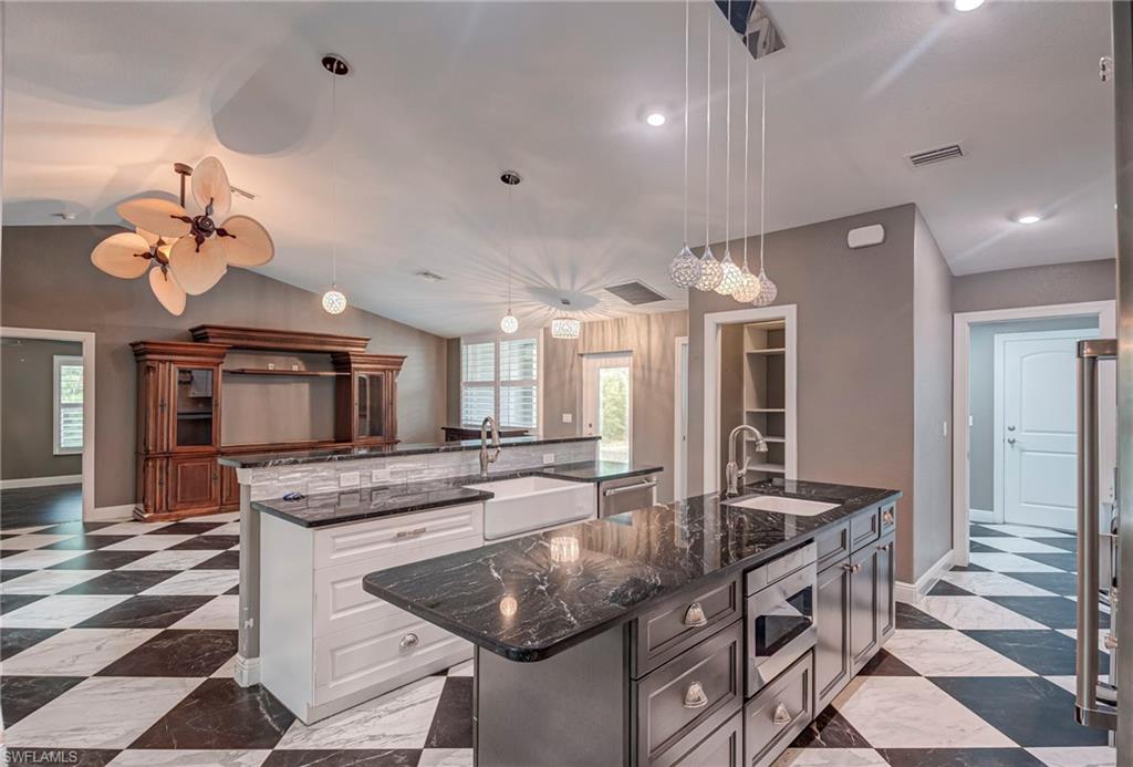 SUNNYBROOK FARMS - Residential