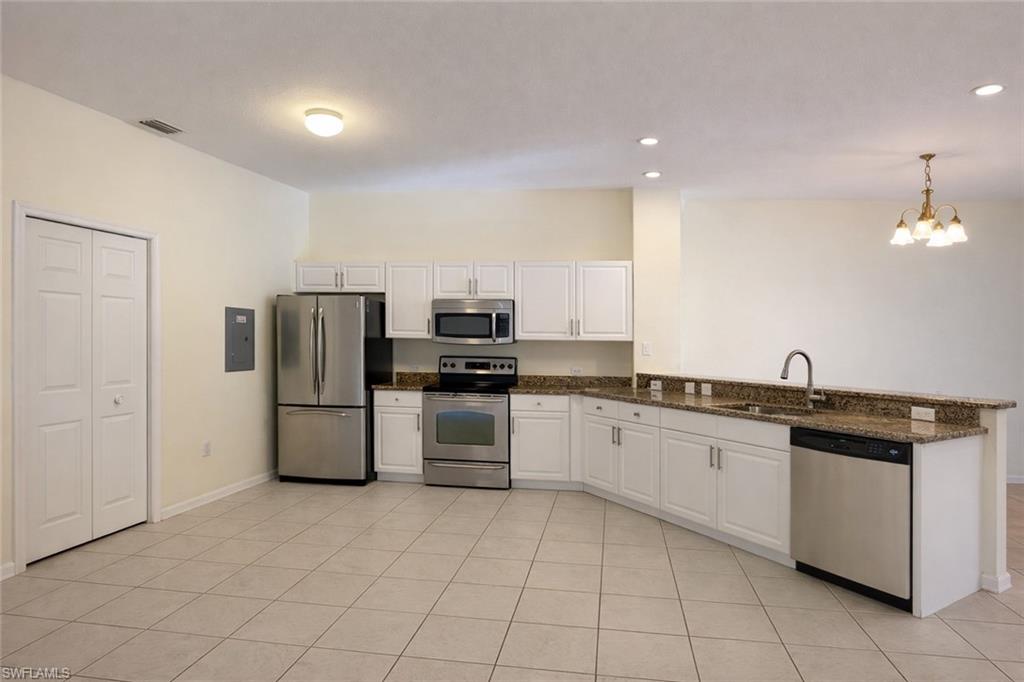 THE MEADOWS - Residential Lease