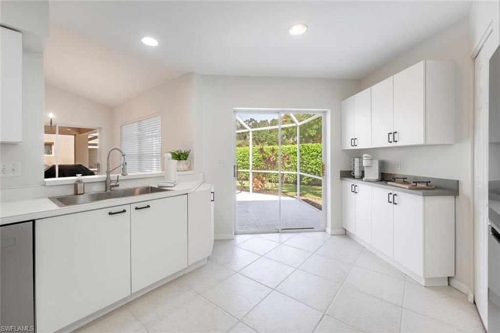 LAKESIDE - Residential Lease