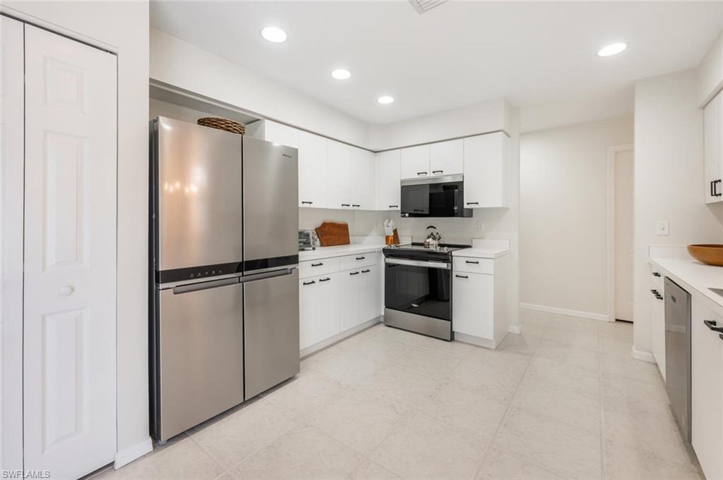 LAKESIDE - Residential Lease