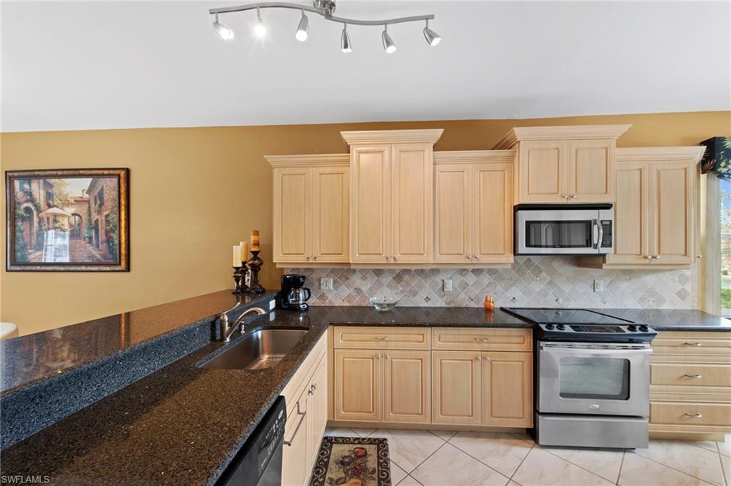 LAKESIDE GREEN - Residential