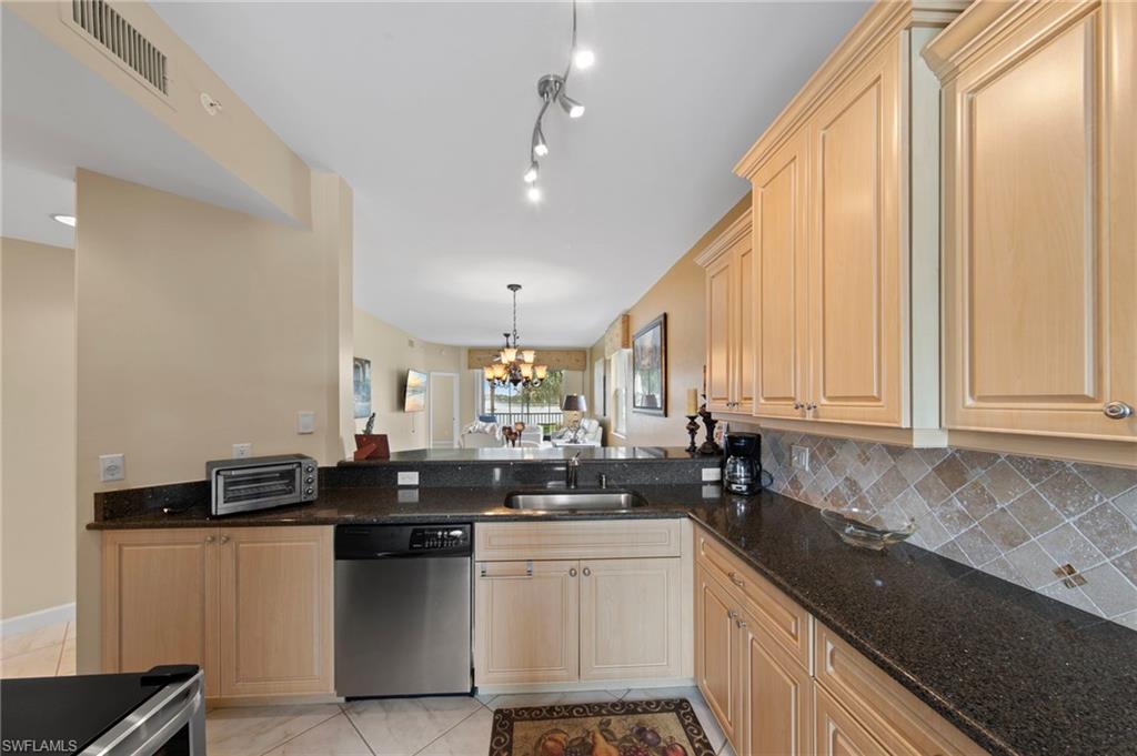 LAKESIDE GREEN - Residential