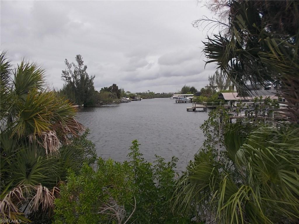 CAPE CORAL - Land