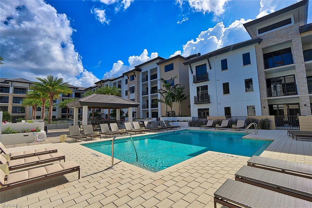 NAPLES SQUARE - Residential Lease