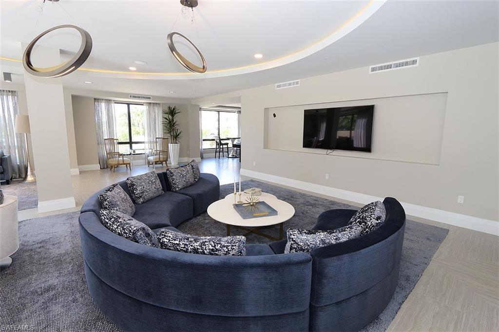 NAPLES SQUARE - Residential Lease