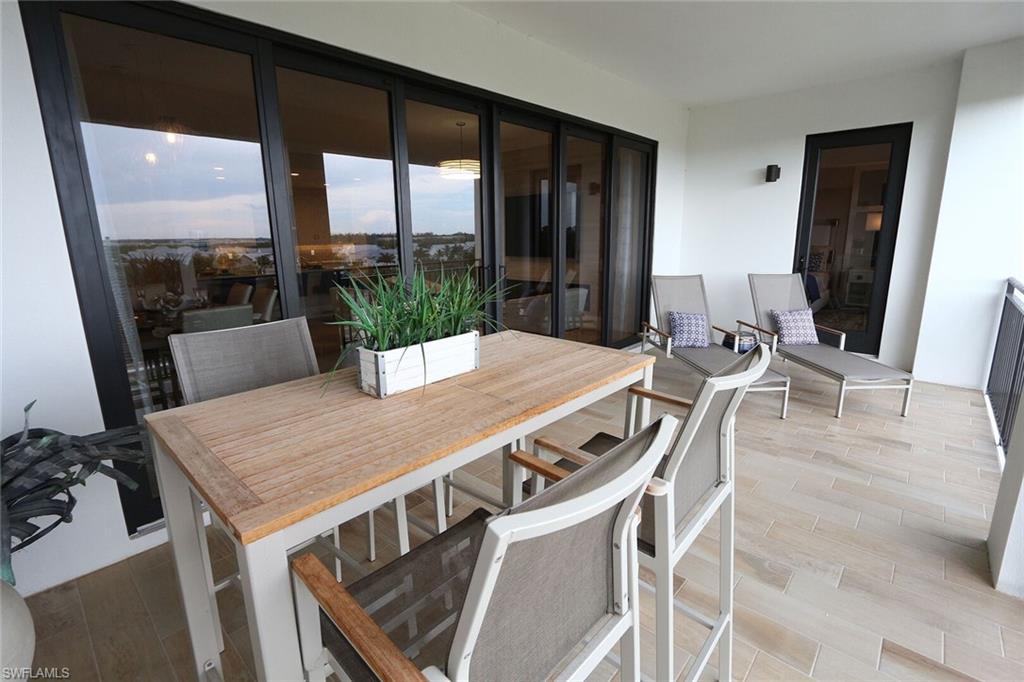 NAPLES SQUARE - Residential Lease