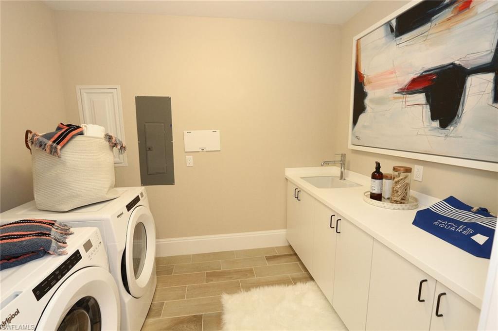 NAPLES SQUARE - Residential Lease