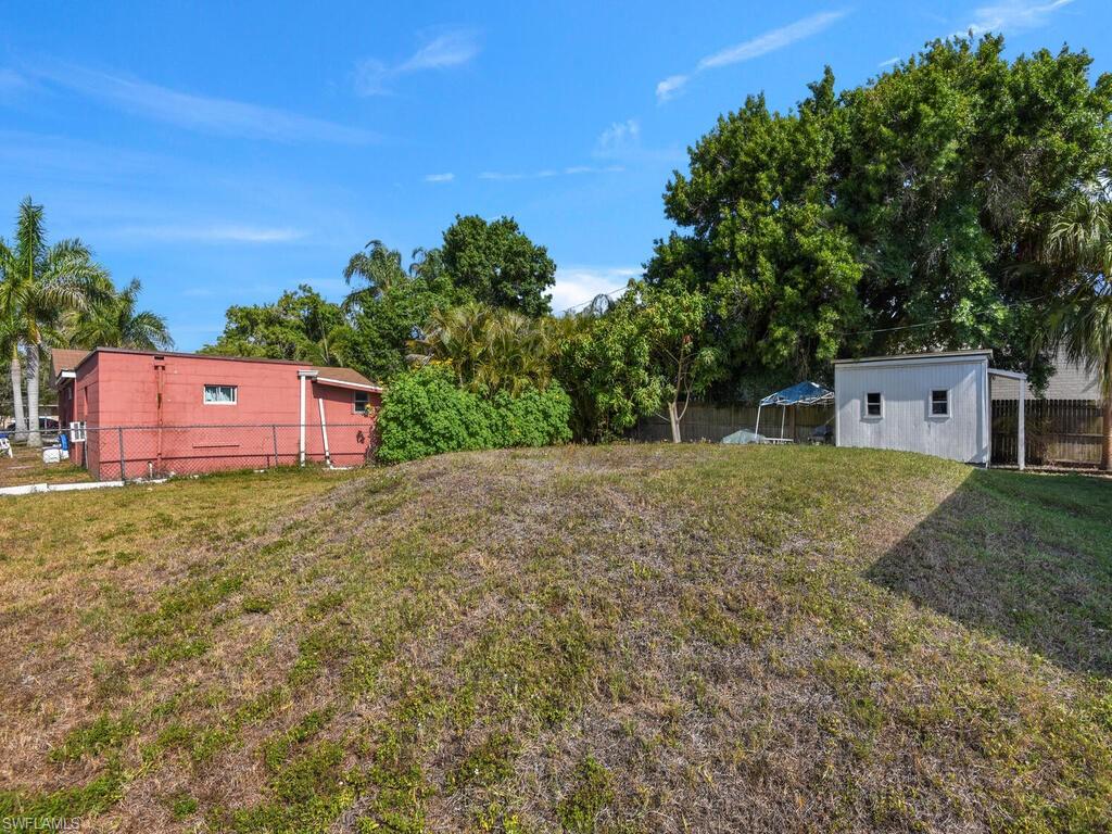 BERTS SUNNY ACRES - Residential