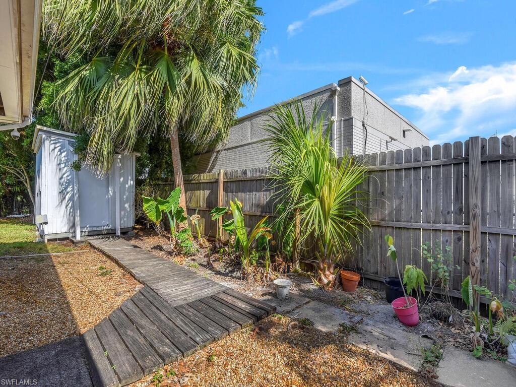 BERTS SUNNY ACRES - Residential