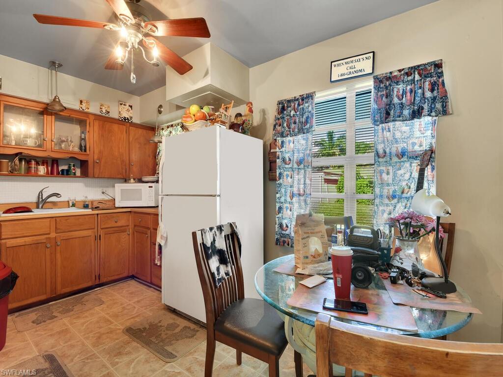 BERTS SUNNY ACRES - Residential