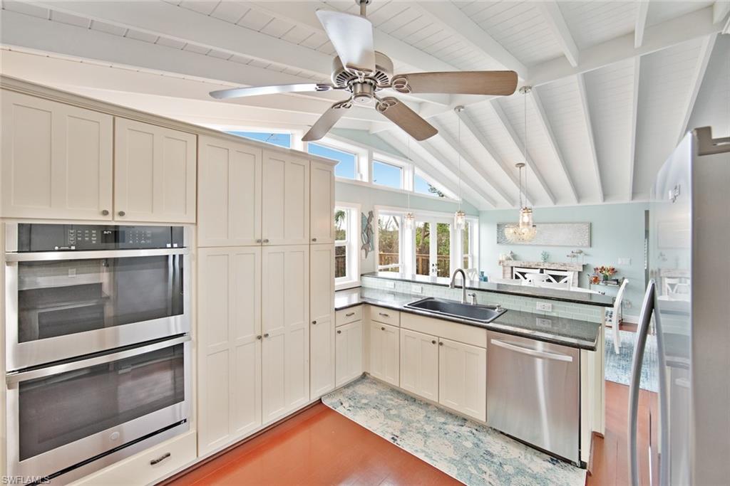 SANIBEL HIGHLANDS - Residential