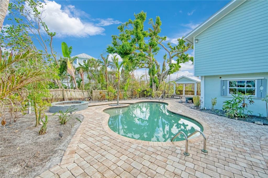 SANIBEL HIGHLANDS - Residential
