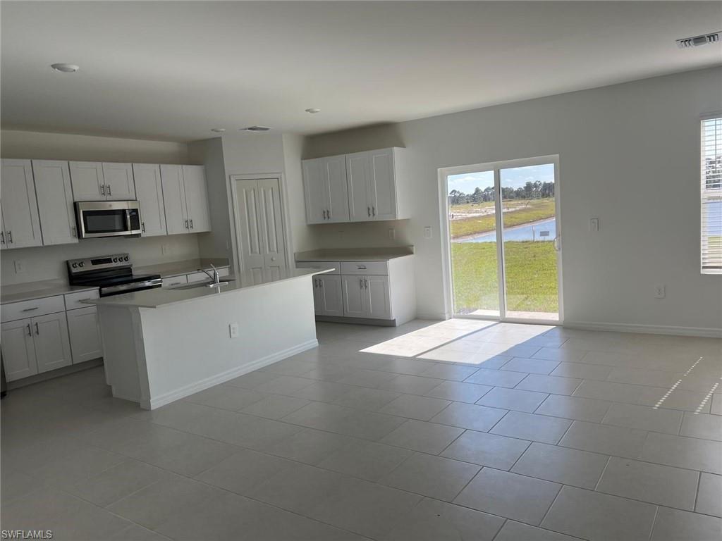 SAVANNA LAKES - Residential Lease