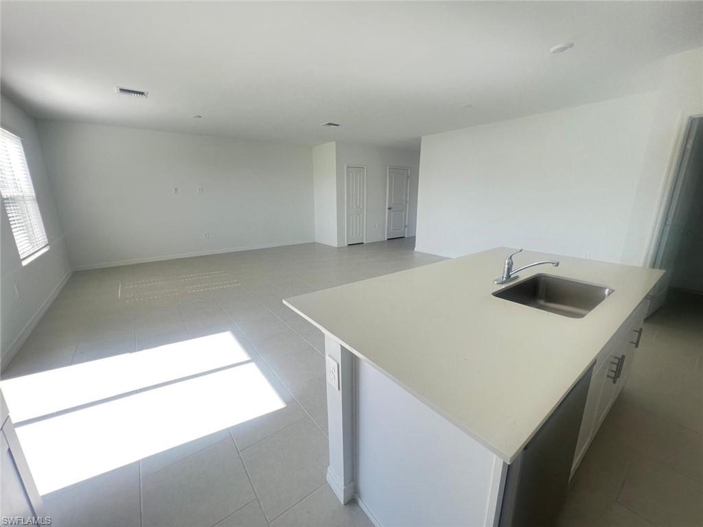 SAVANNA LAKES - Residential Lease