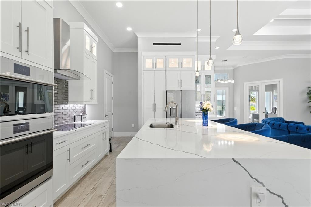 ESTATES - Residential