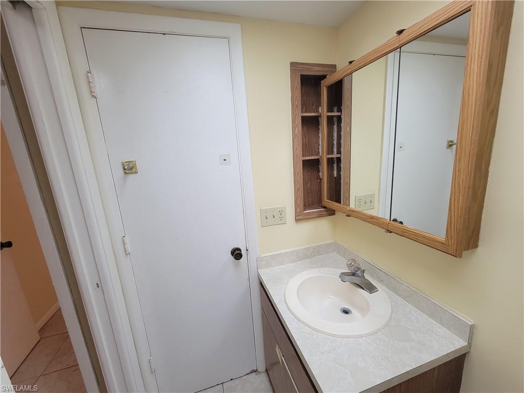 VILLAGE OF WHISKEY CREEK - Residential Lease