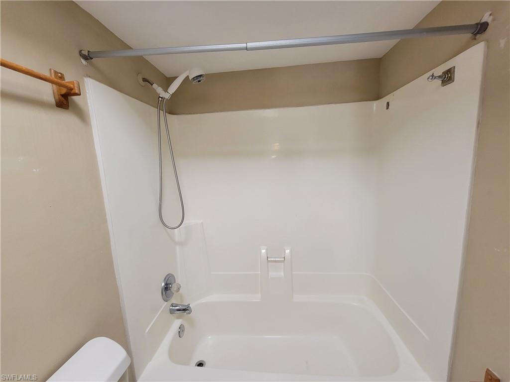 VILLAGE OF WHISKEY CREEK - Residential Lease