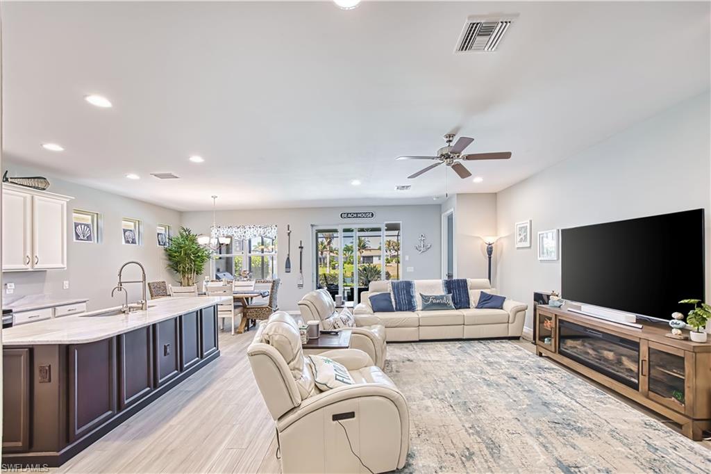 VENETIAN POINTE - Residential