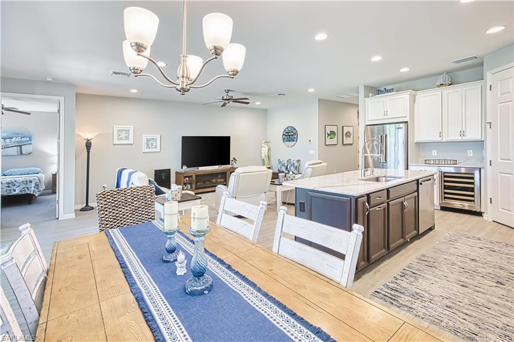 VENETIAN POINTE - Residential