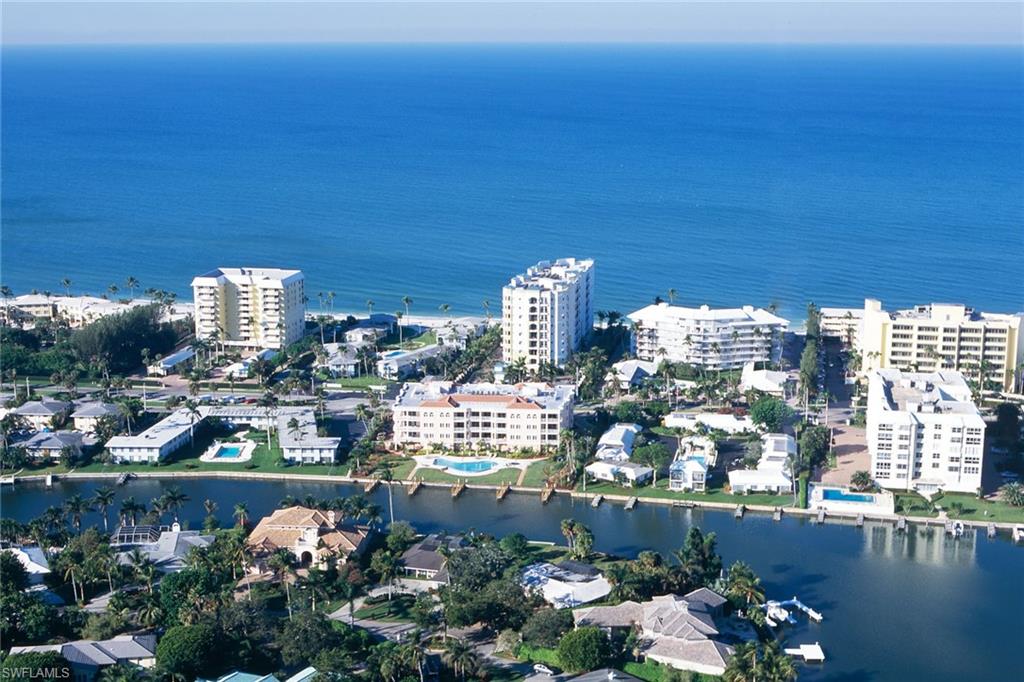 MOORINGS - Residential