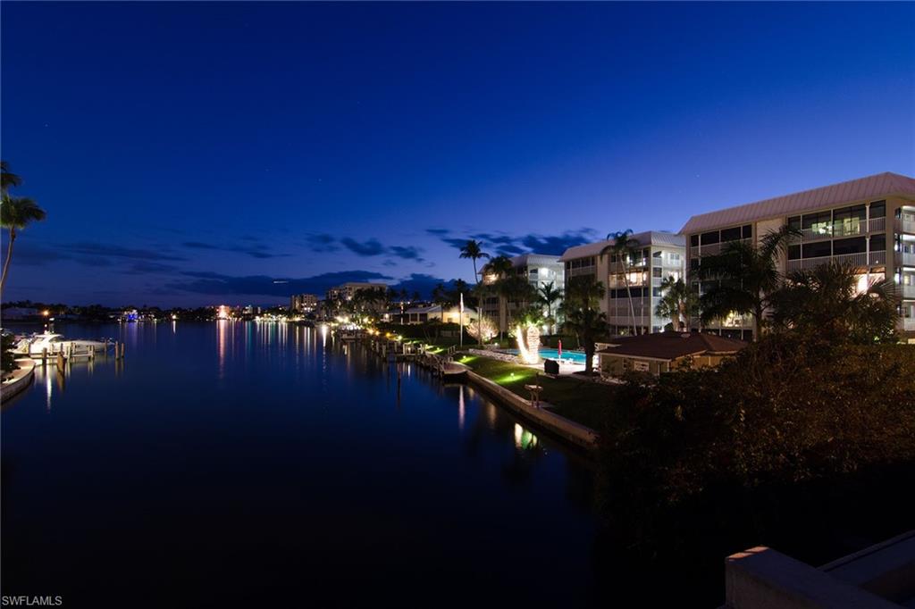 MOORINGS - Residential