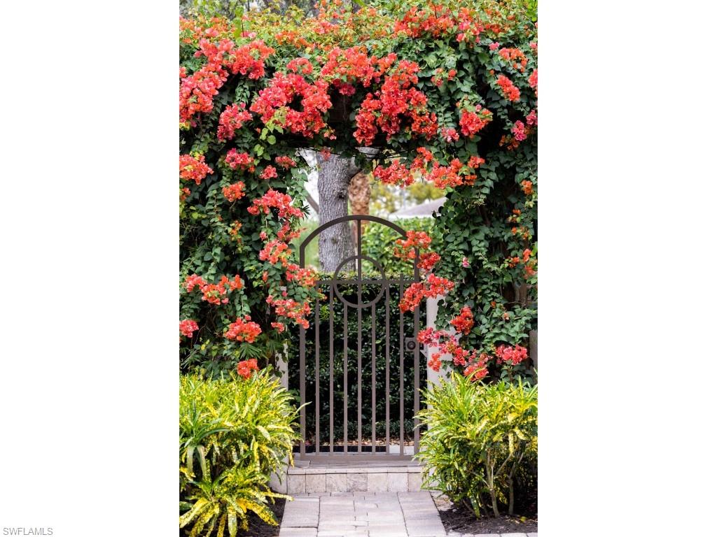 SANDY LANE - Residential