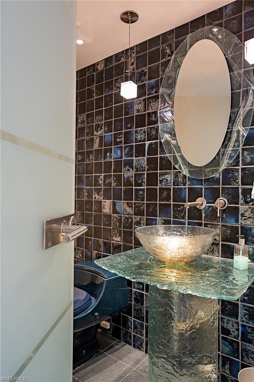 BILTMORE AT BAY COLONY - Residential