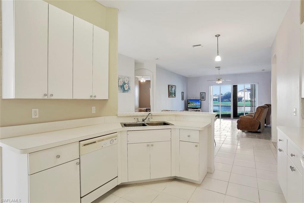 CORAL LAKES - Residential