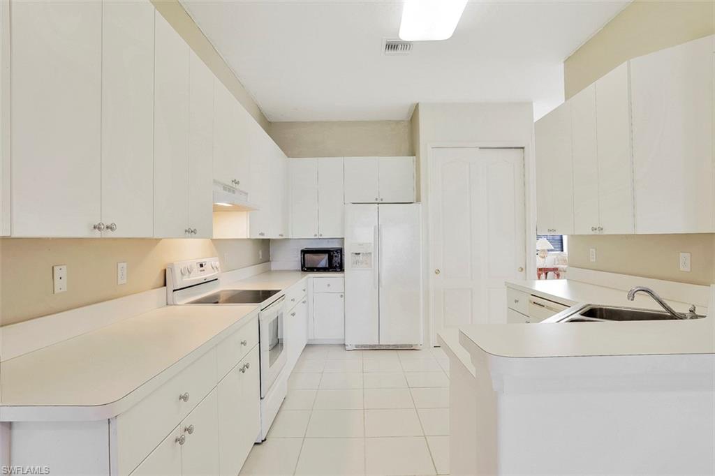 CORAL LAKES - Residential