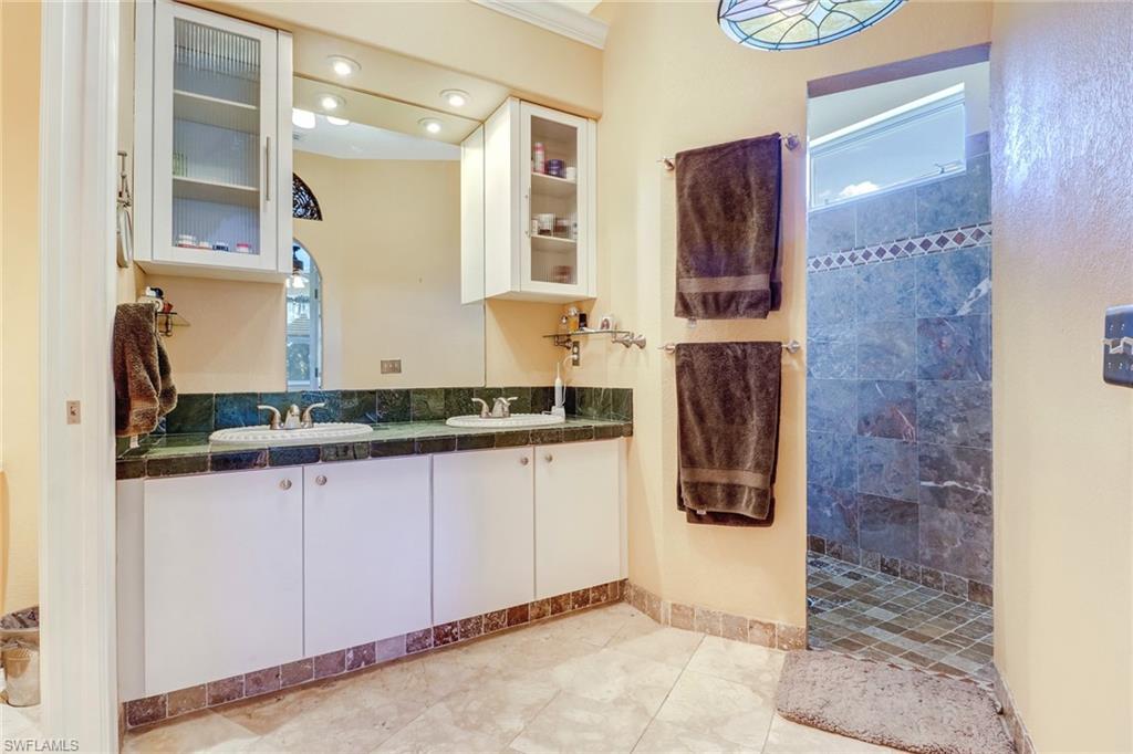 MAPLEWOOD - Residential