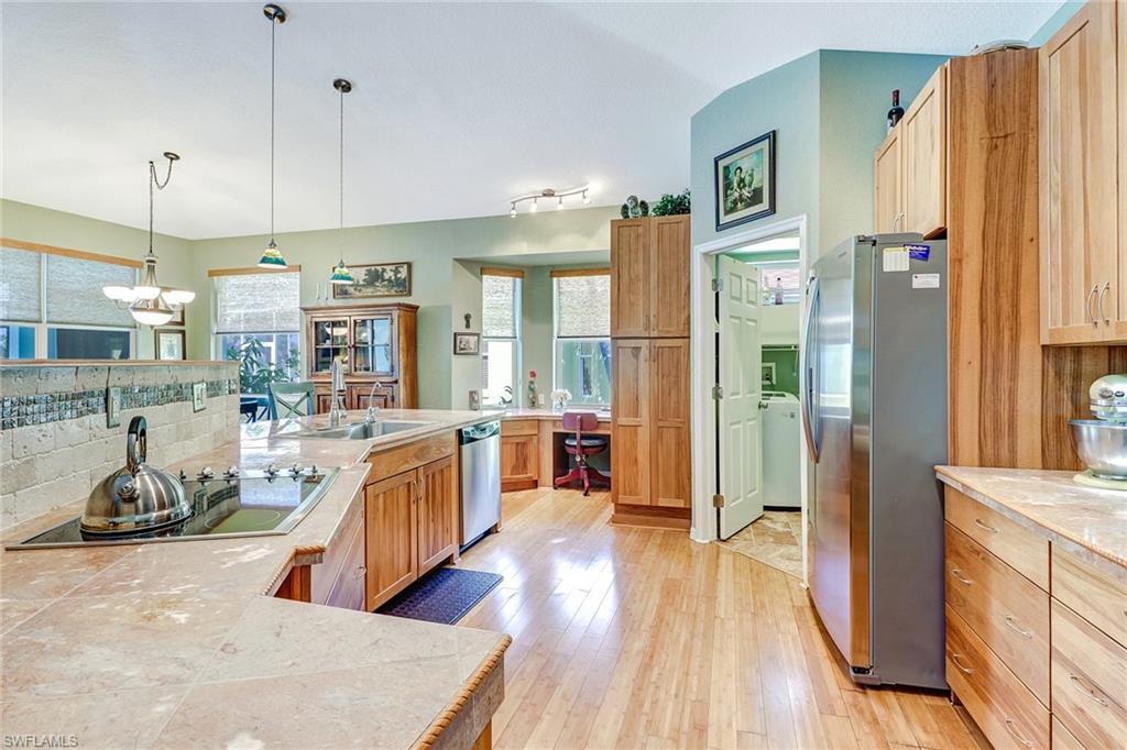 MAPLEWOOD - Residential