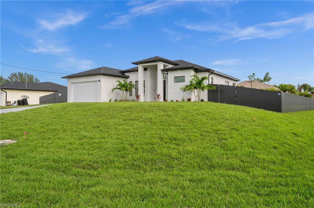 CAPE CORAL - Residential
